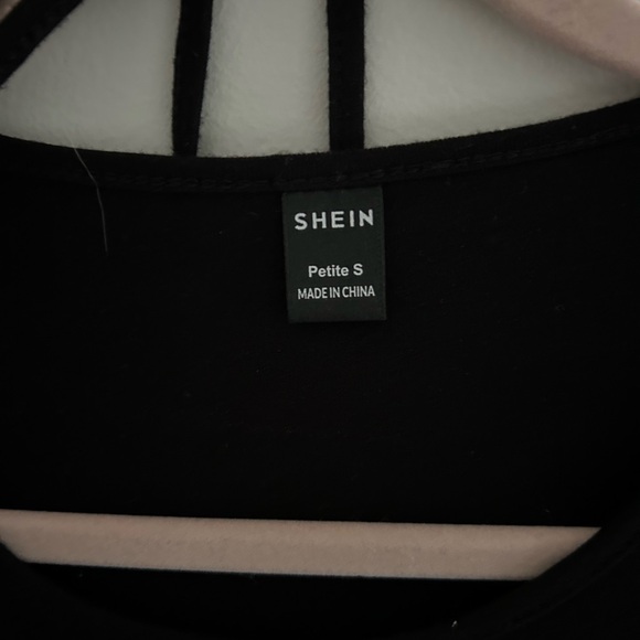 black shein tie up cropped long sleeve - Picture 3 of 3